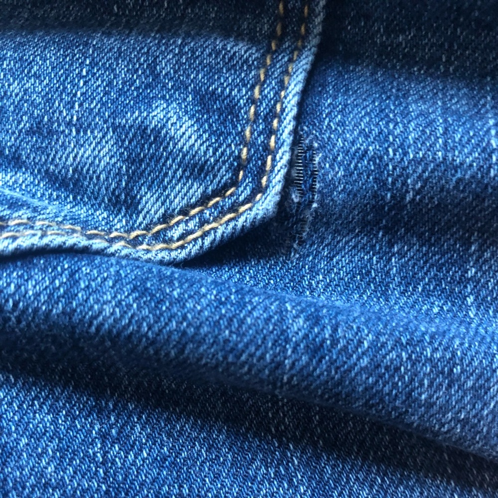 High Waist Ruffle Jeans | size 9 | 2 small holes - Picture 7 of 8